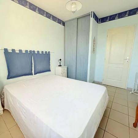 Holiday home Au Bord De La Piscine Pres De La