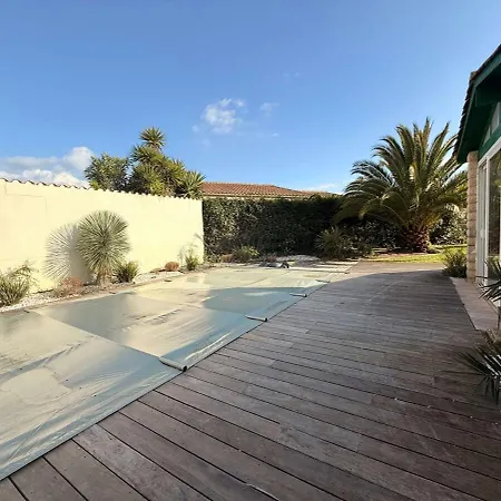 Au Bord De La Piscine Pres De La * La Bree-les-Bains